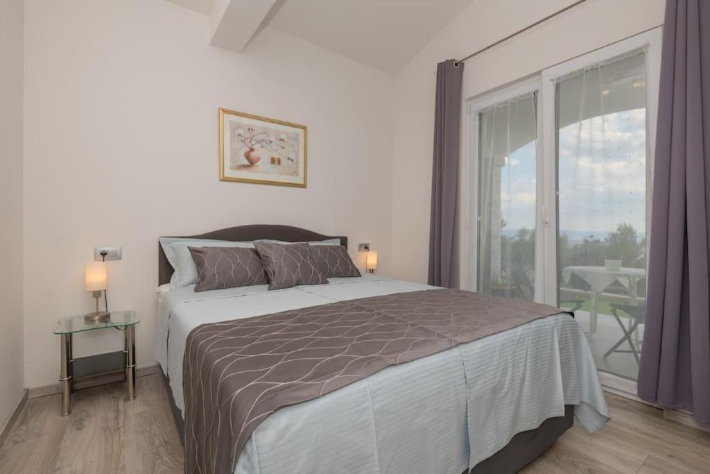 Mira Mel Mit Privaten Pool - Exklusiv Villa Makarska