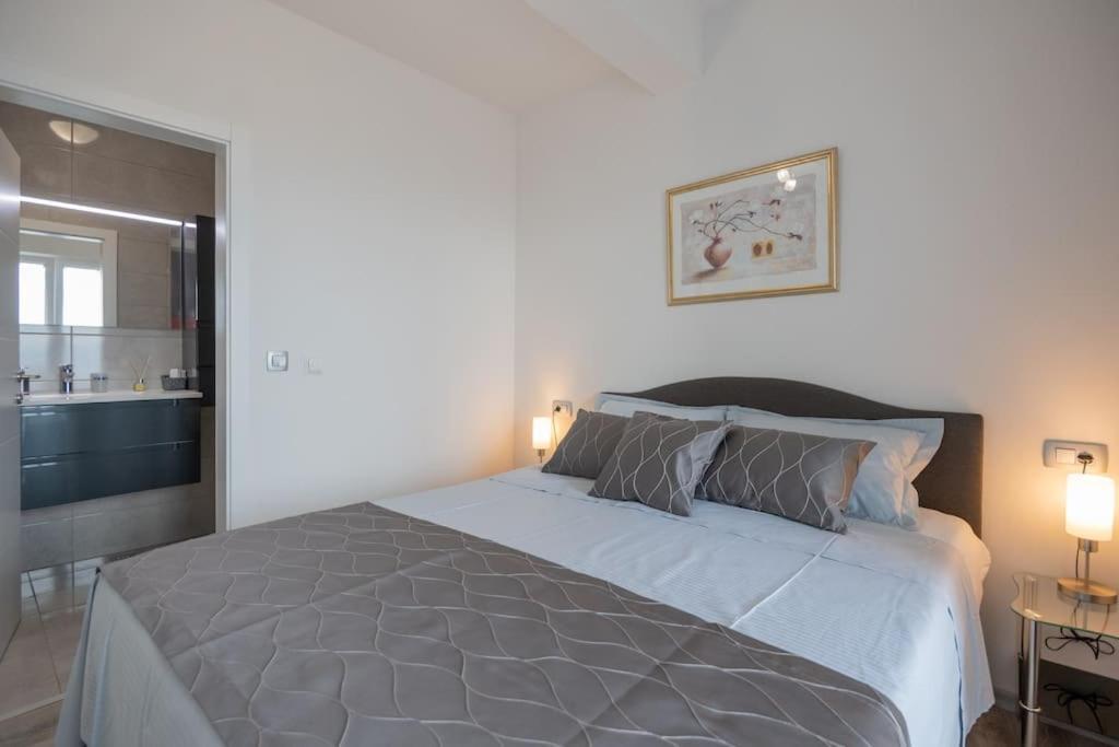 Mira Mel Mit Privaten Pool - Exklusiv Makarska